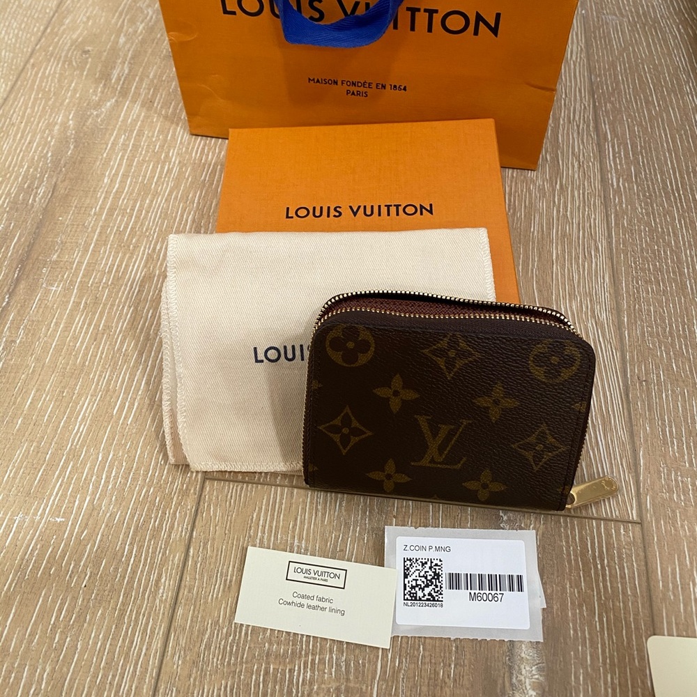 NIB Louis Vuitton Zippy Coin Wallet